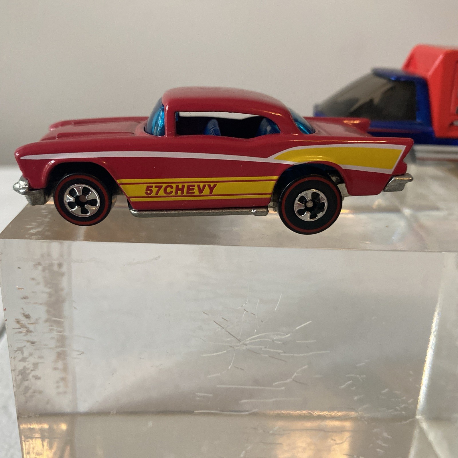 Hot Wheels Vending Truck The Heavy Dark Blue RLC REWARDS Series and 2 redlines