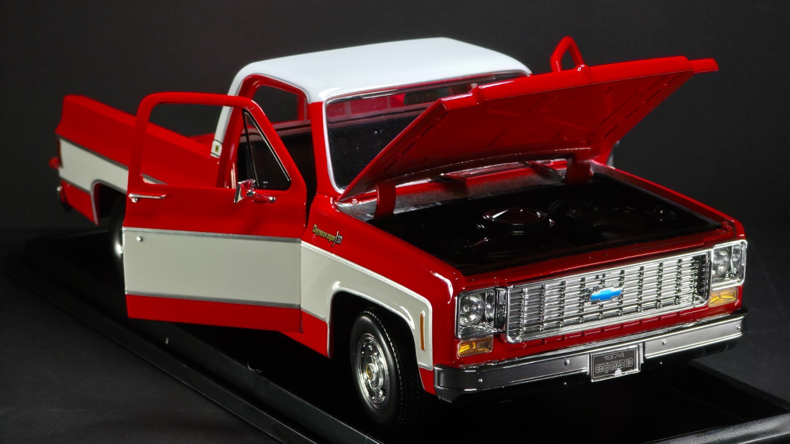 1974 Chevrolet C10 Cheyenne Super 1:18 Maisto Exclusive Style Special Edition