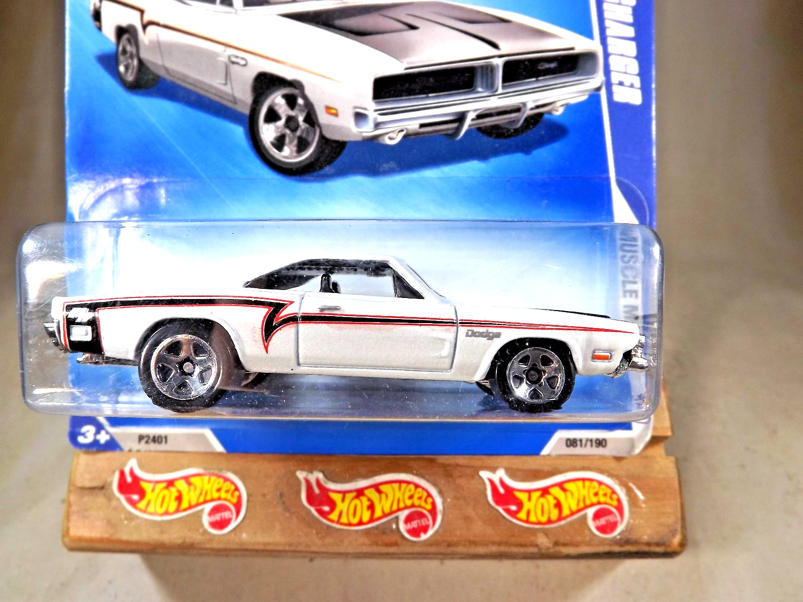 2009 Hot Wheels Kmart #81 Muscle Mania 5/10 ’69 DODGE CHARGER White w/Chrome 5Sp