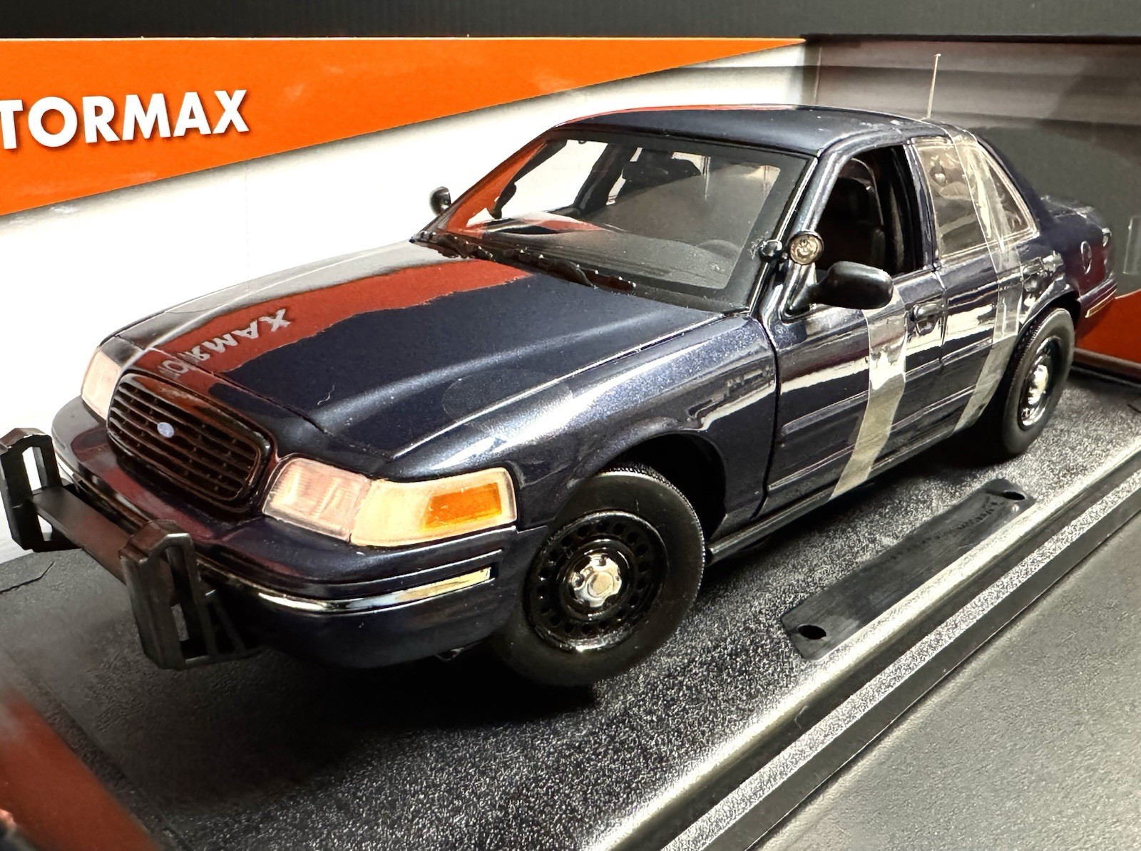 2001 Ford Crown Victoria LX Sedan Blue Slicktop Unmarked W/ Push Bar 1/18 HTF !