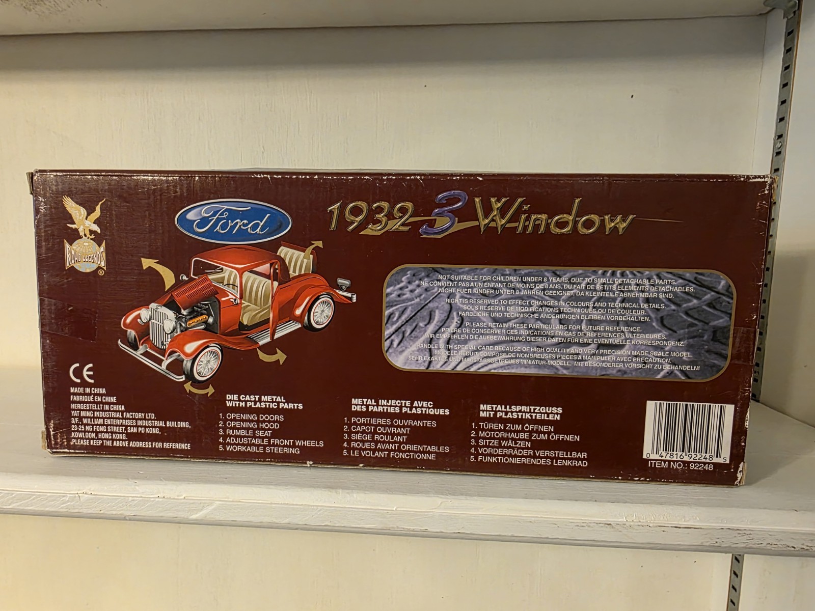 1932 FORD 3-WINDOW 1:18 DIECAST CAR ROAD LEGENDS
