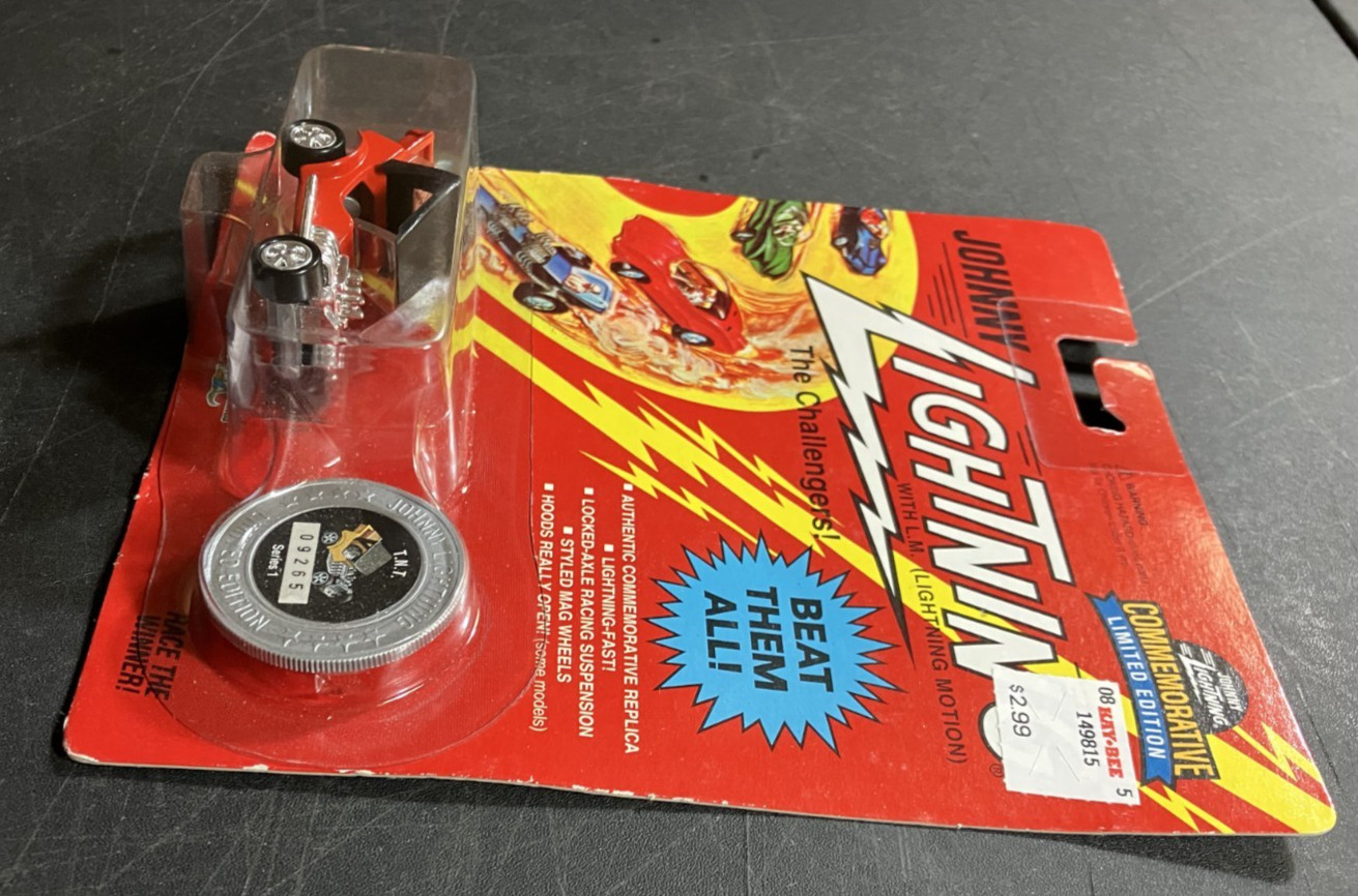 Red T.N.T. Hot Rod – Johnny Lightning Challengers! Series 1 1:64 Diecast
