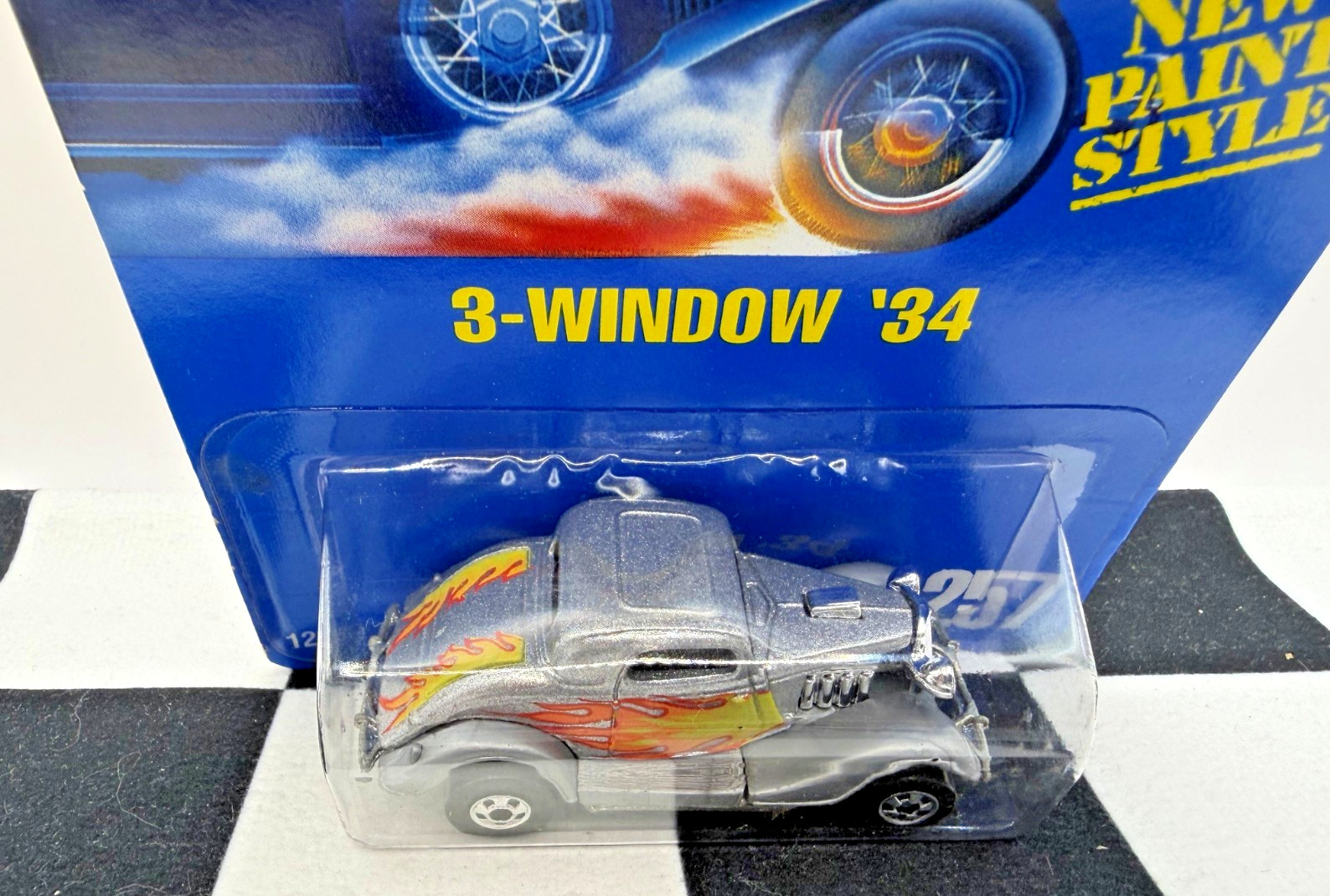 HOT WHEELS 3-WINDOW ’34 COLLECTOR NO. 257 LARGE REAR WHEELS