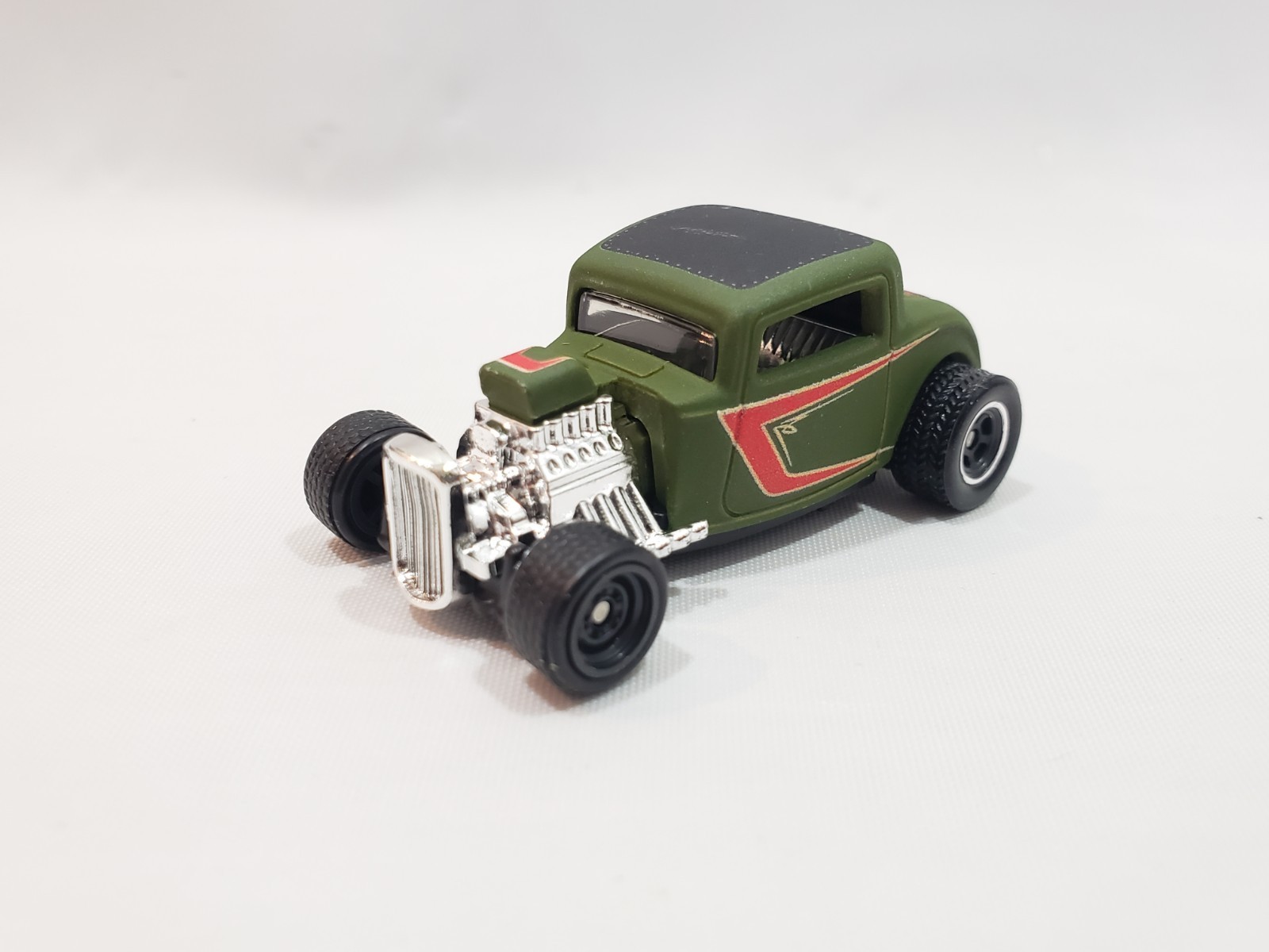 NEW Hot Wheels BOULEVARD Lot 16 Cars Plymouth Savoy 32 Ford M3 Porsche Pantera