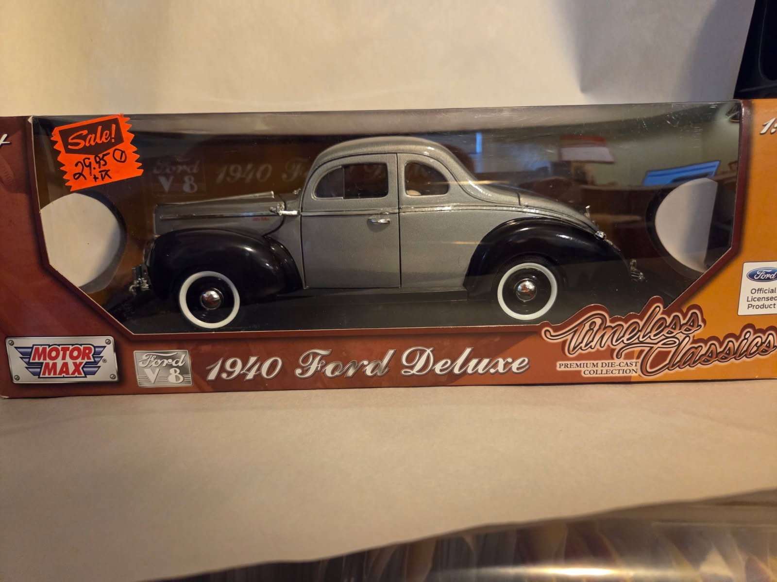 Die Cast Car, 1:18 1940 Ford Deluxe, Gray and Black