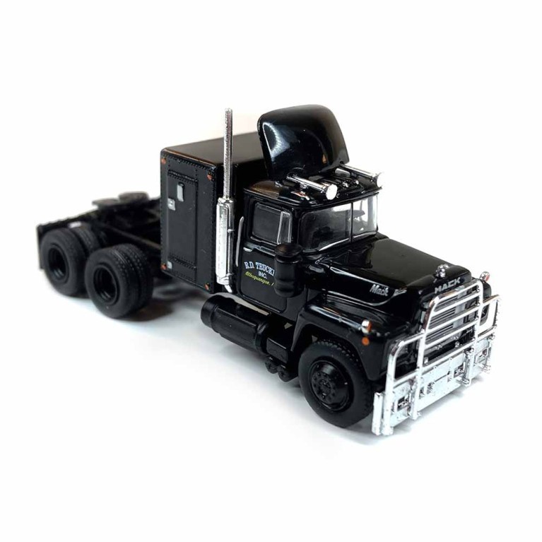 Brekina #85800 – Mack RS 700 (1966) – Rubber Duck Trucking Inc – HO 1:87 Scale