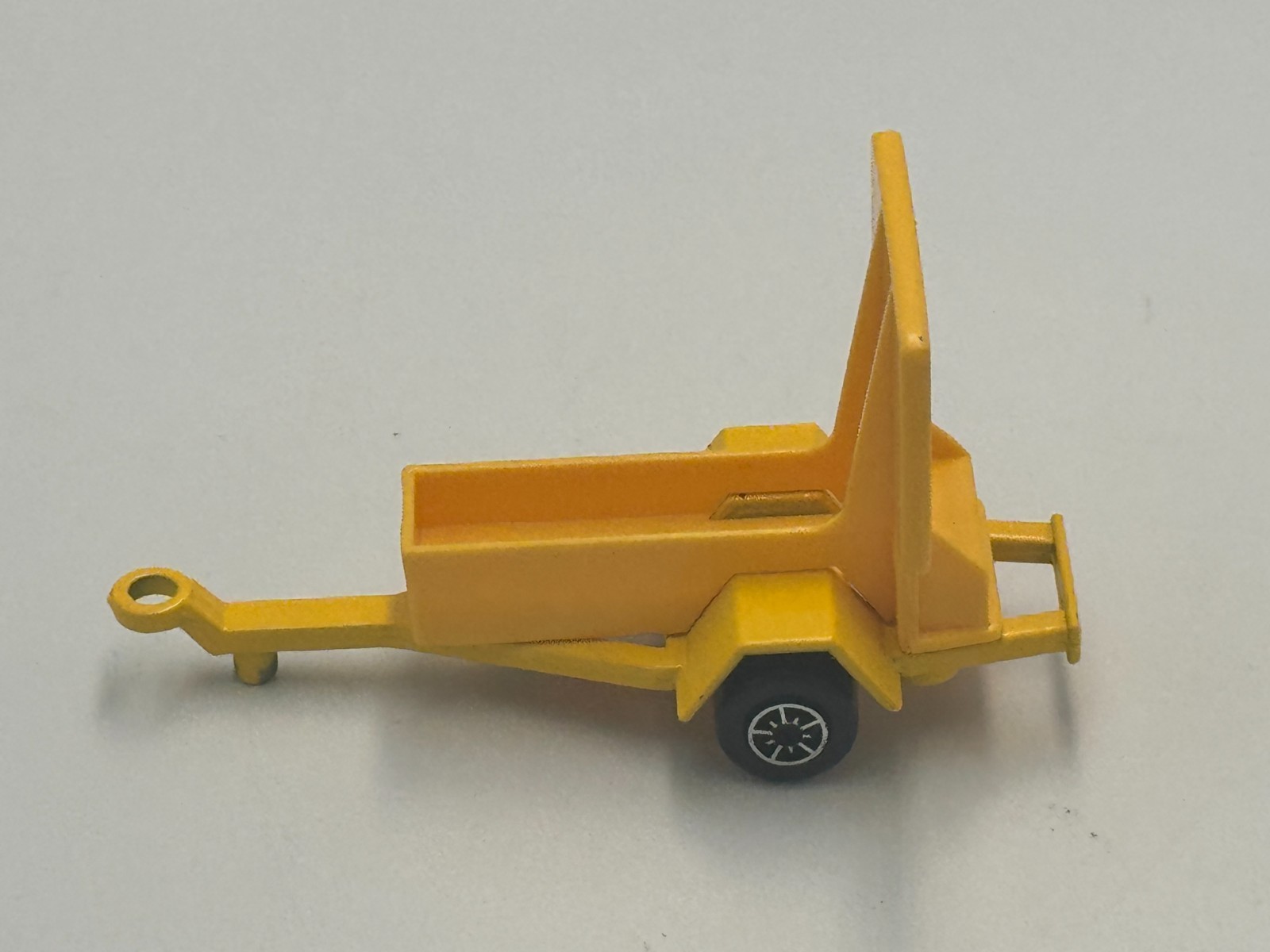 Maisto Construction Traffic Arrow Trailer – Road Work
