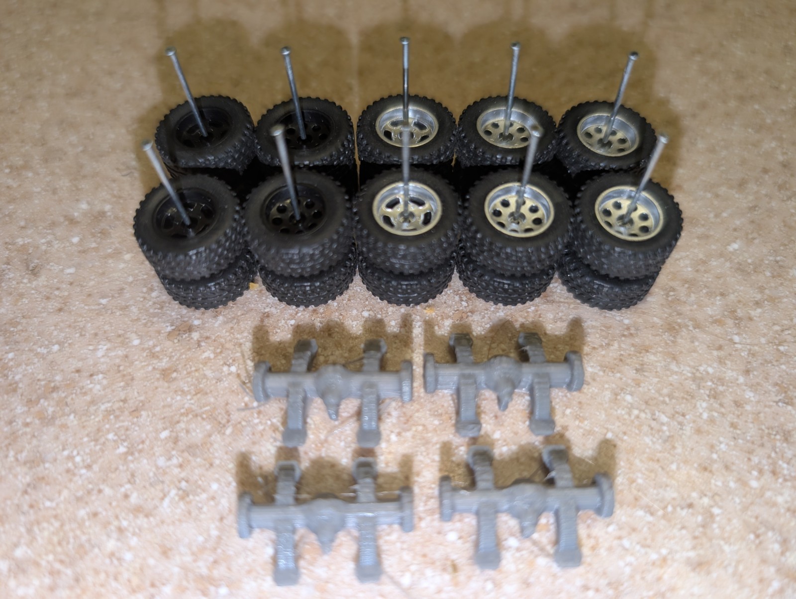 HoT 5 Swap sets Wheels off road truck rubber Tires 1/64 Real Riders Free Lift