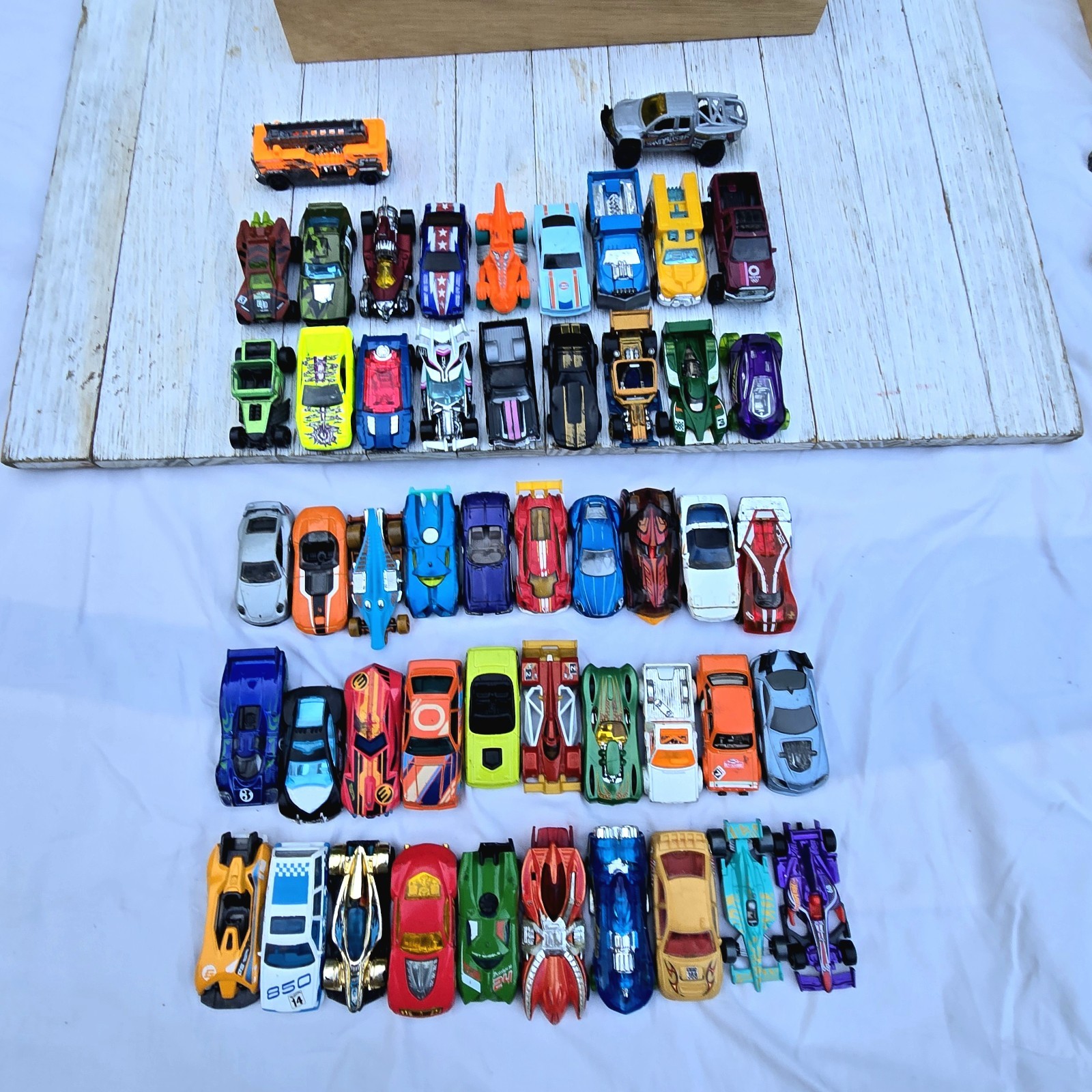 Hot Wheels Lot of 50 Loose Cars Trucks Race Cars Bulk Mixed Diecast Mattel VGC