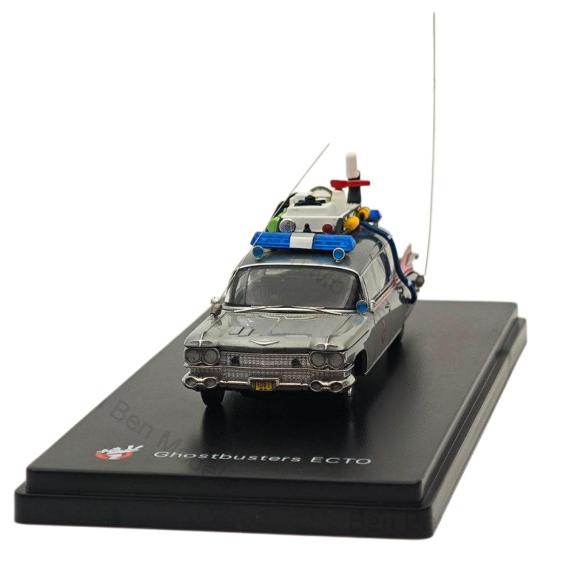 1:64 YS Cadillac Ghostbusters Ecto-1 Varnish Diecast-Ghostbusters Fans Must-Have