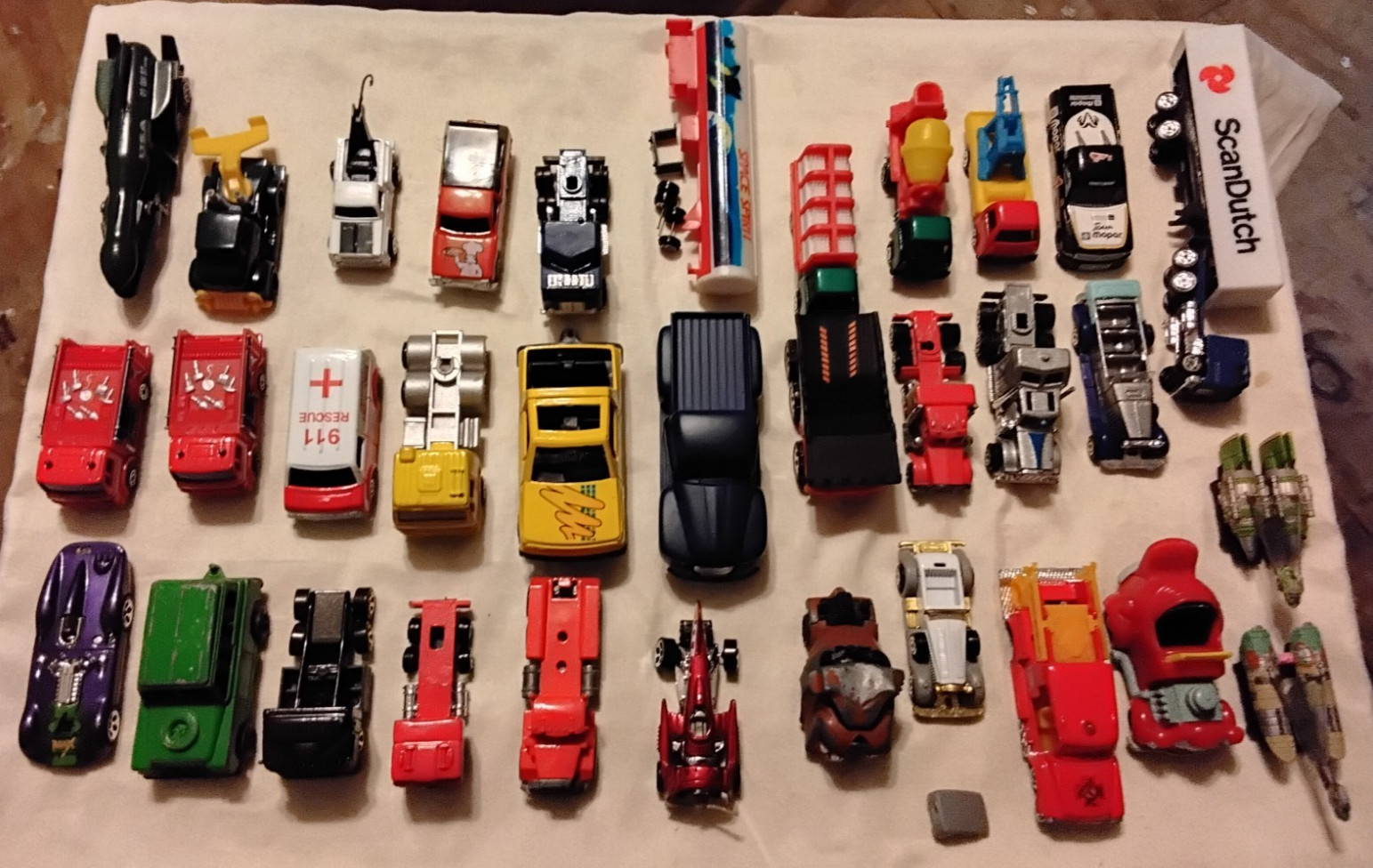 used car lot die cast metal and plastic mix 90s 33pc