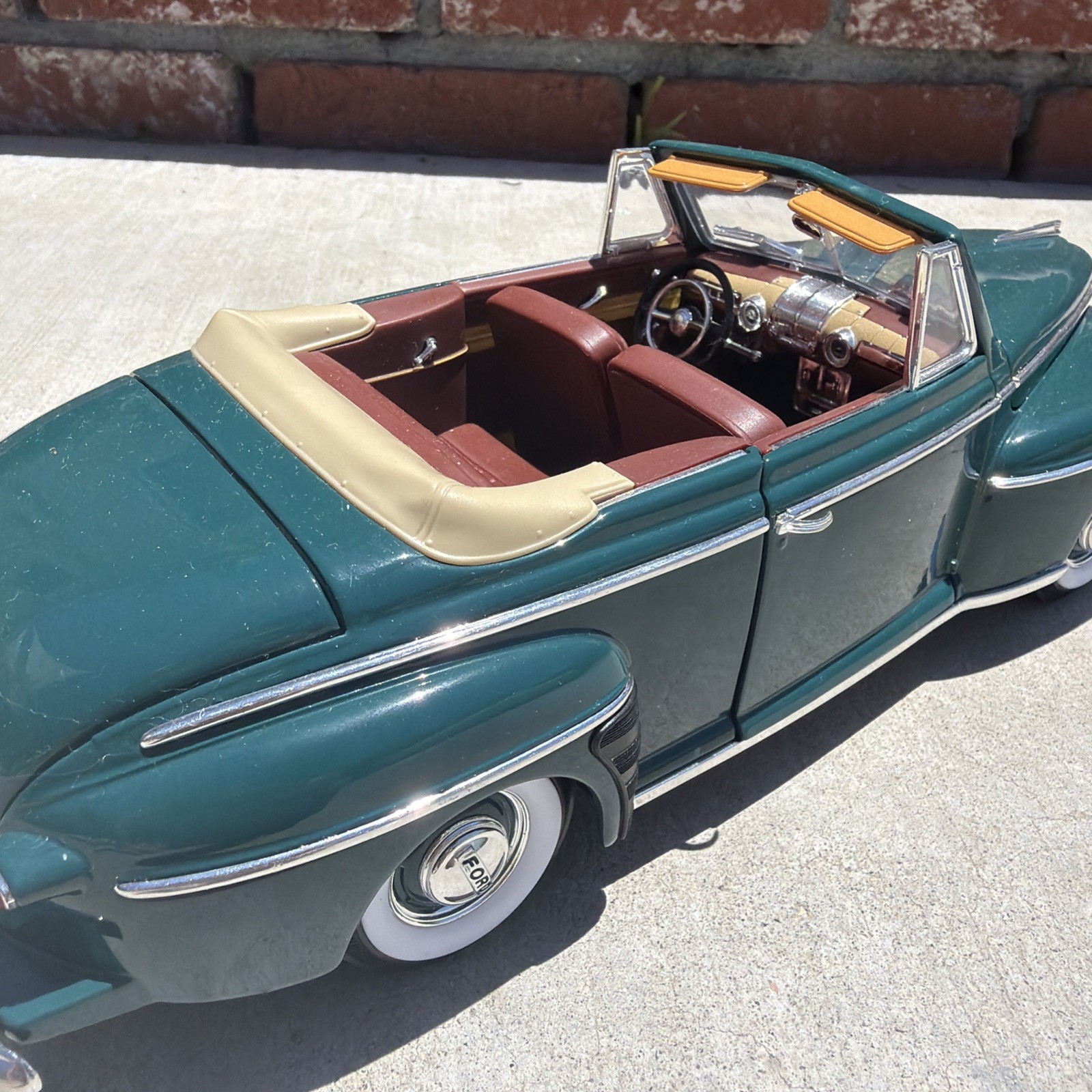 🌟1948 Ford🌟Super Deluxe🌟Convertible 1/18 Diecast🌟Model Road Signature