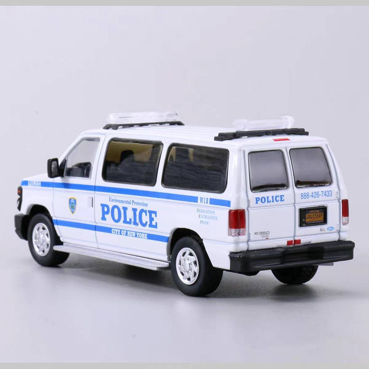 1:64 FOR Ford E350 FDNY New York Fire Department Ambulance Car Alloy Model Car