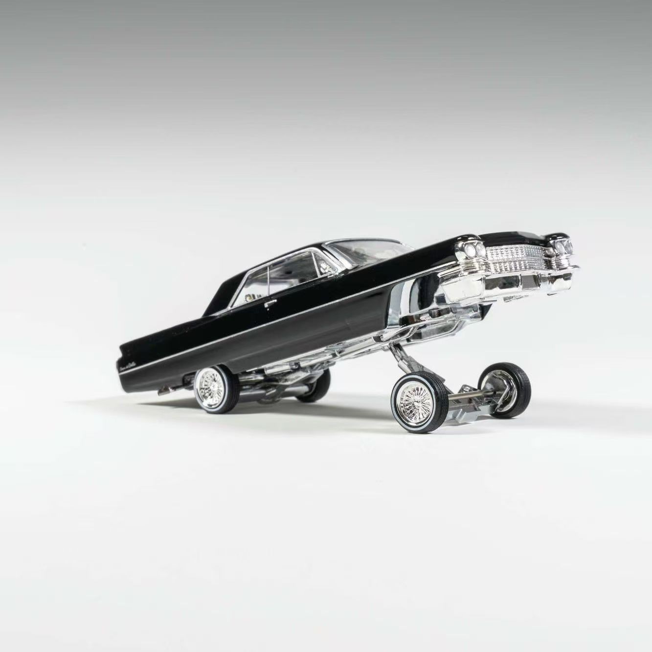 97M 1/64 Cadillac Sedan de Ville Deville 1964 Lowrider Diecast Car Model