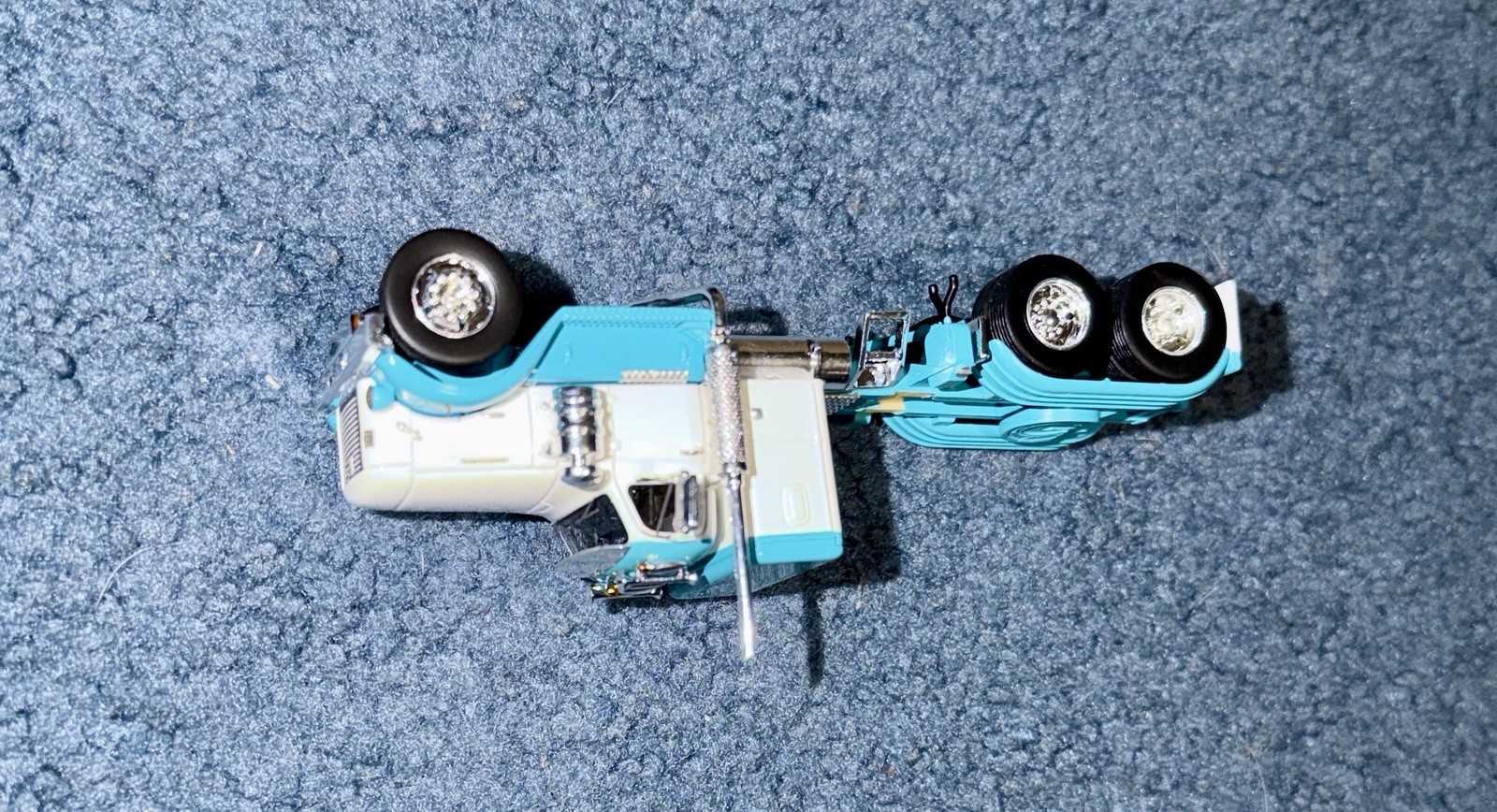 Top Shelf Replicas 1:64 International West Coaster RDF-405 Teal/White / #25009
