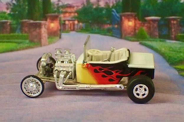 Hot Rod 1923 Ford Model-T Twin Carb Flathead V8 Roadster 1/64 Scale Ltd Edit R