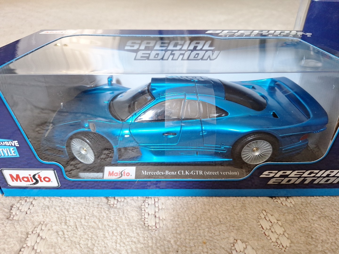 Maisto Exclusive Style Mercedes Benz CLK- GTR (Street Version) 1:18 READ DESC!