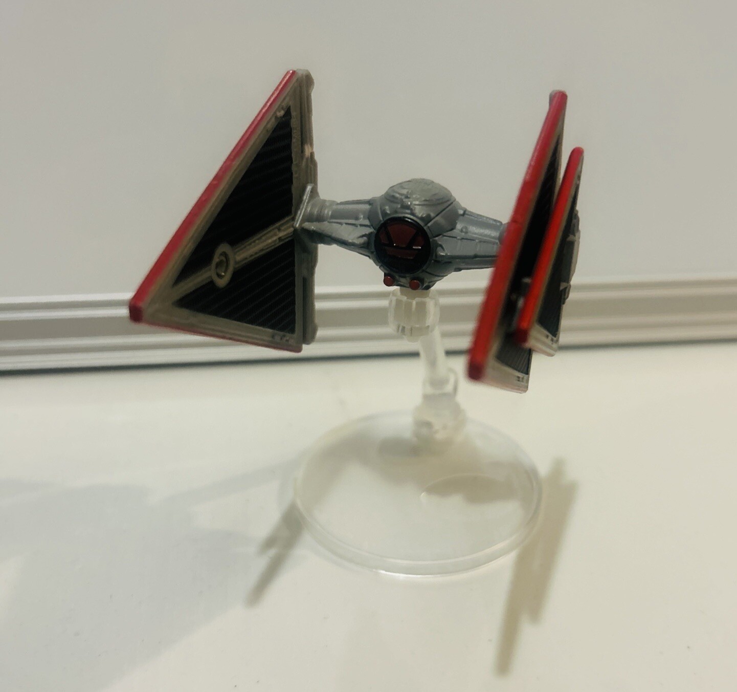 Tie Dagger Star Wars Hot Wheels sith fighter ship diecast toy with Stand
