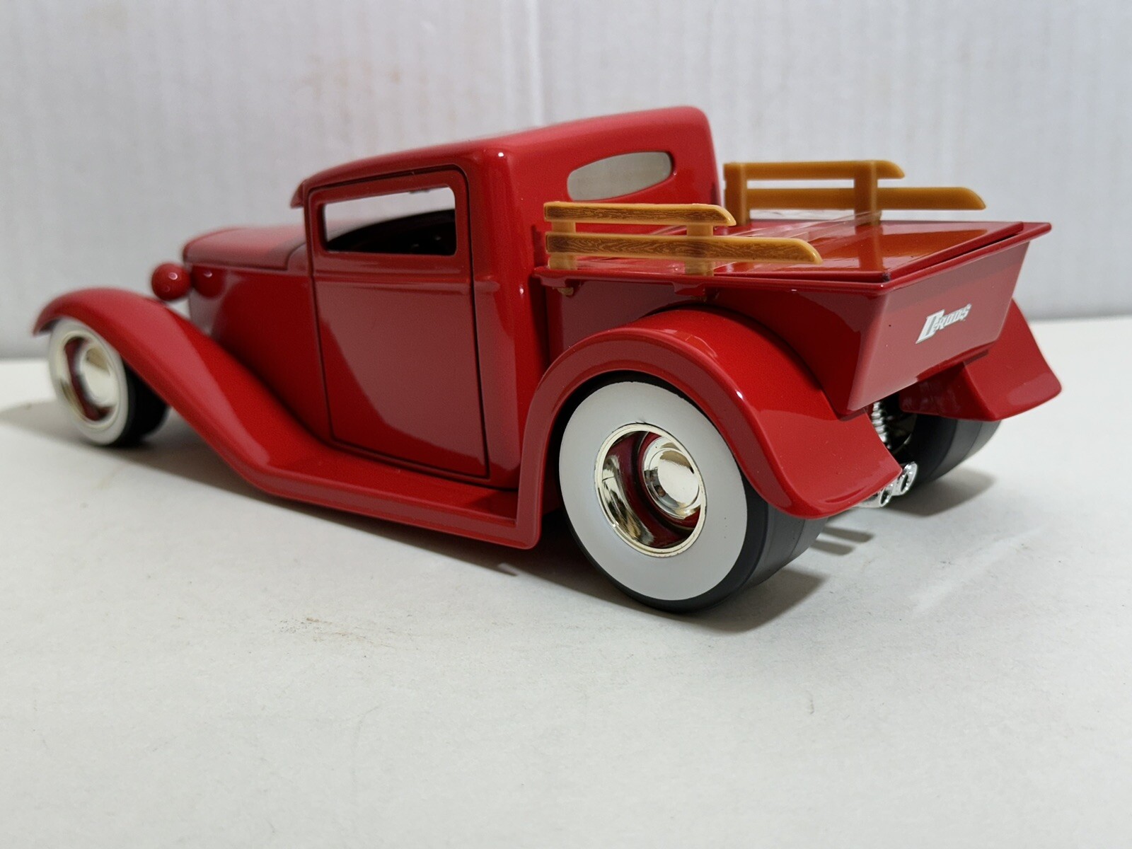 JADA D-RODS 1932 FORD RED 1:24 DIECAST MODEL CAR NEW NO BOX