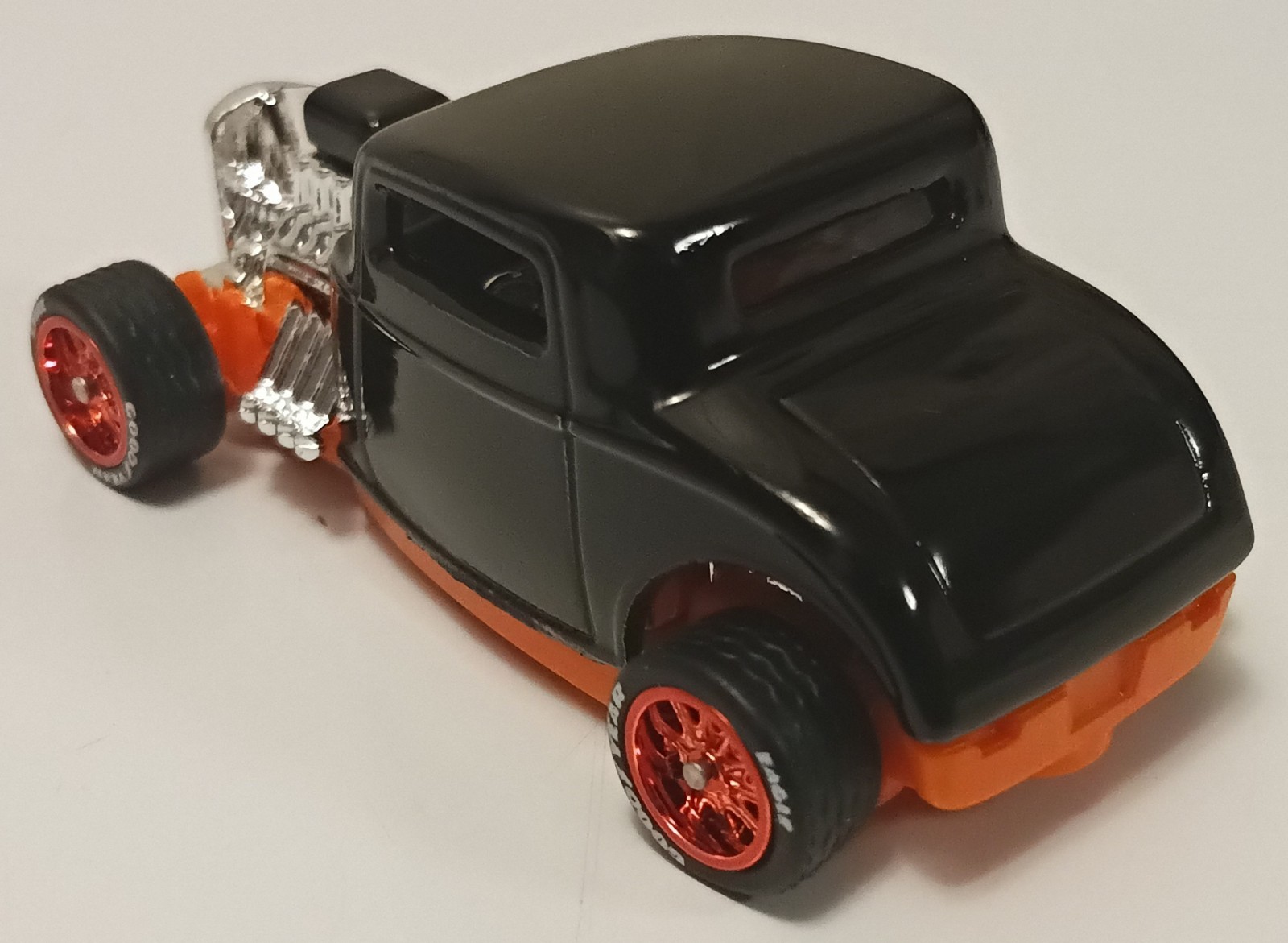 Hot Wheels: ’32 Ford (Gone in Sixty Seconds Series 2-Biwa)