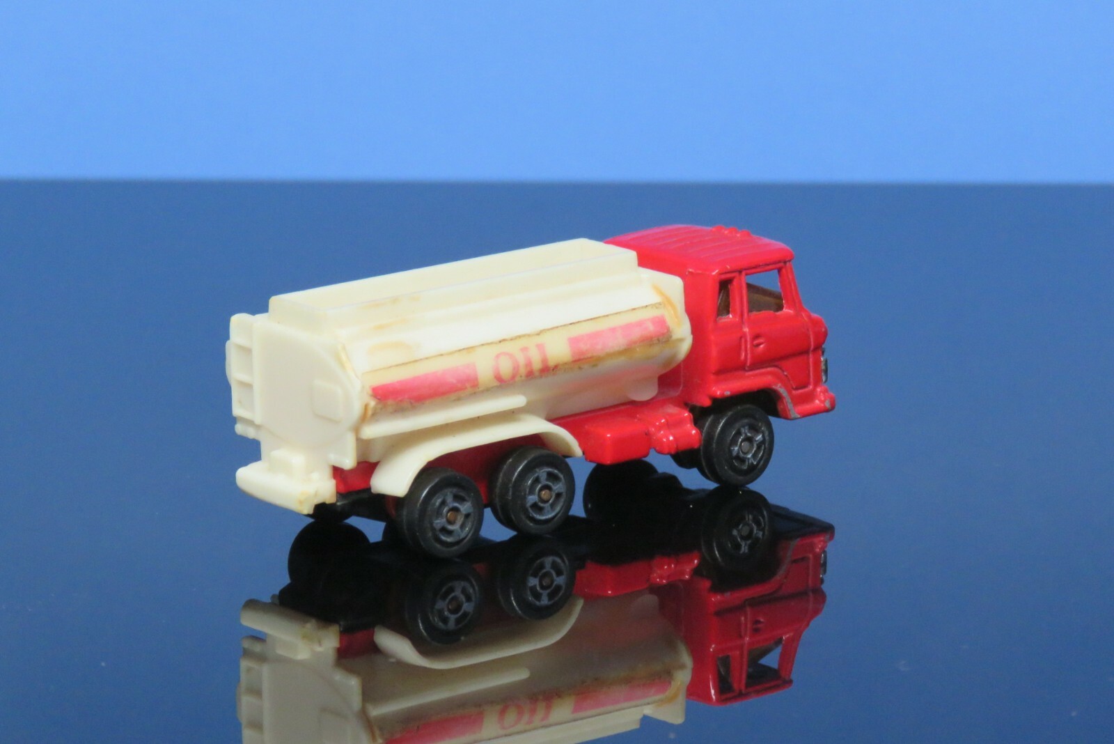 Red Oil Tanker Truck Diecast Cab and Frame Plastic Tank Approximately 3″ Long
