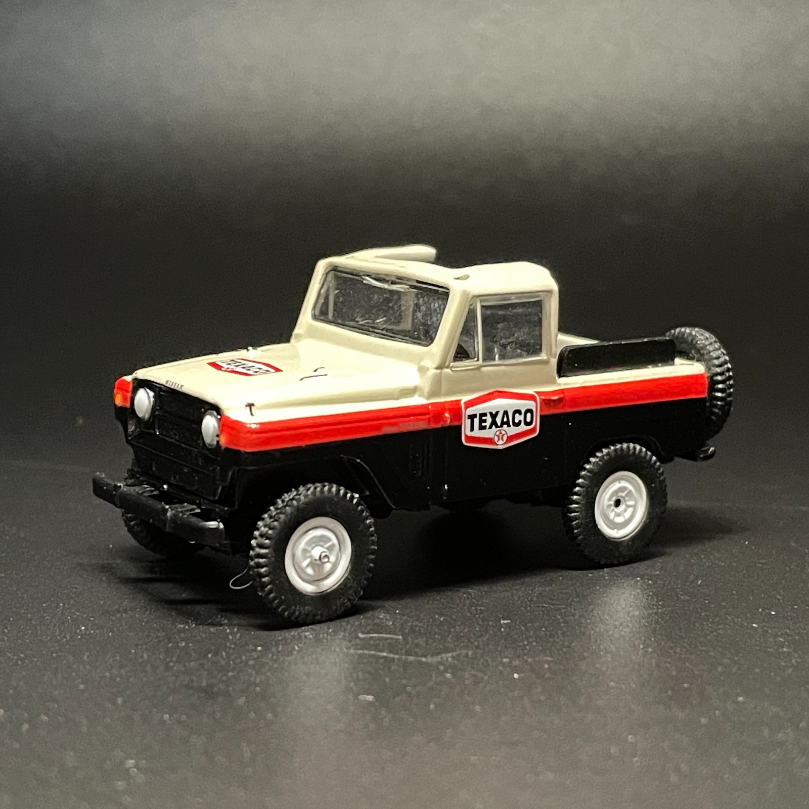 1967 Nissan Patrol Texaco SUV 1/64 Premium Diecast w/ RR’s & Removable Top