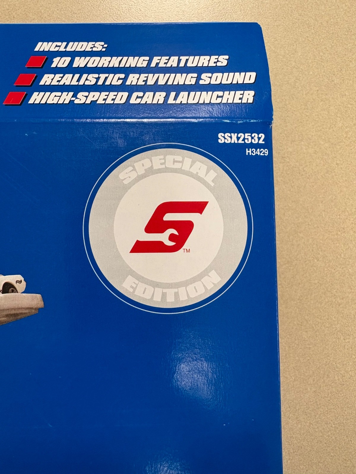 Hotwheels Snap-On Tools Special edition tune-up shop NIB