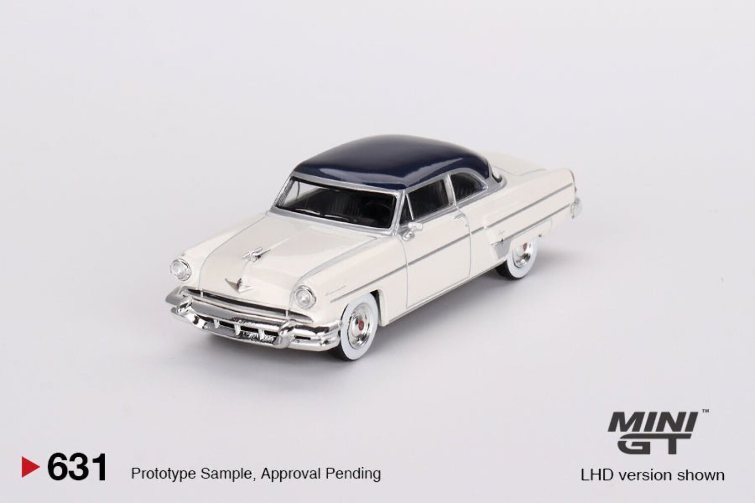 Mini GT 1:64 Lincoln Capri 1954 – Arctic White / Atlantic Blue