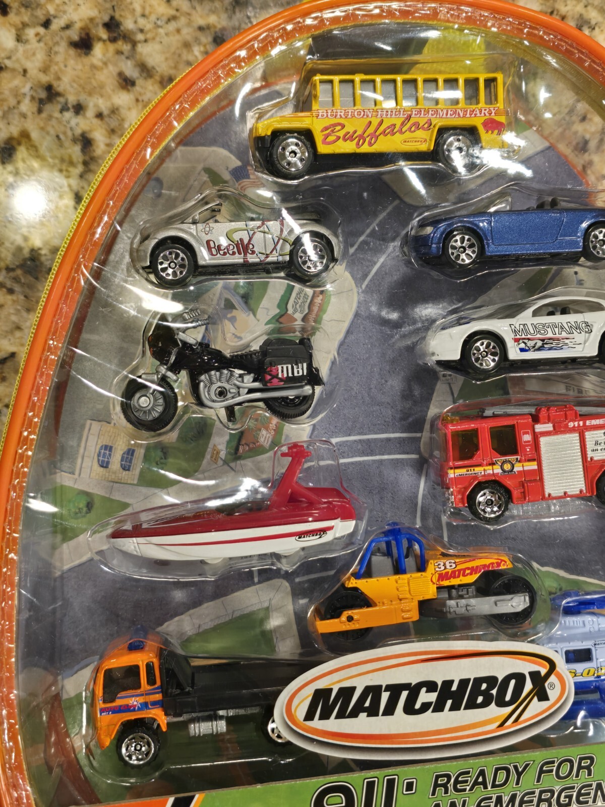2001 Matchbox Police Fire Rescue 10 Pack 1/64 Diecast in Backpack VTG 97012