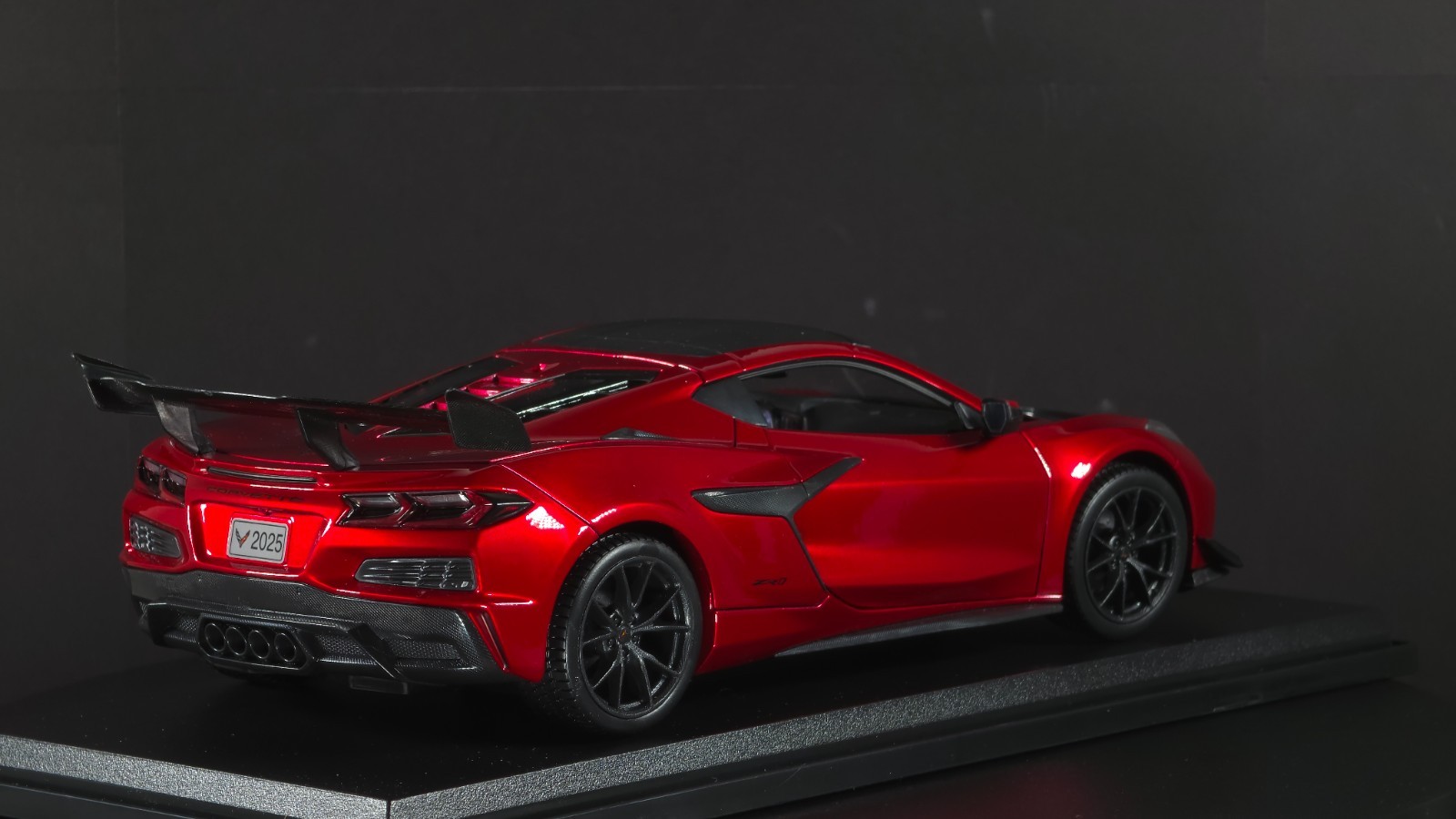 Corvette ZR1 Coupe 1:18 Maisto Exclusive Style Special Edition – Red