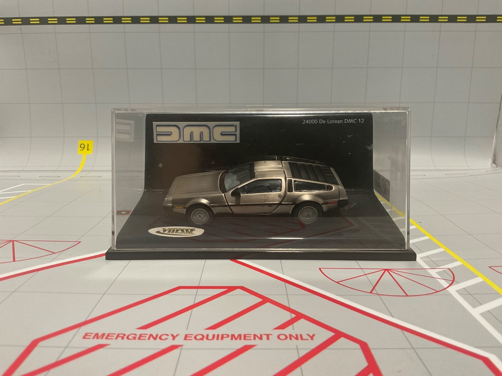 1:43 VITESSE 24000 DE LOREAN DMC 12 BACK TO THE FUTURE