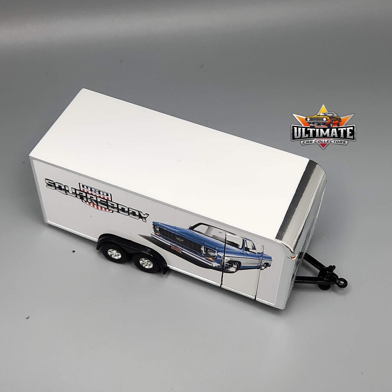 Enclosed car trailer w opening door Collectible 1/64 Scale Collector Car