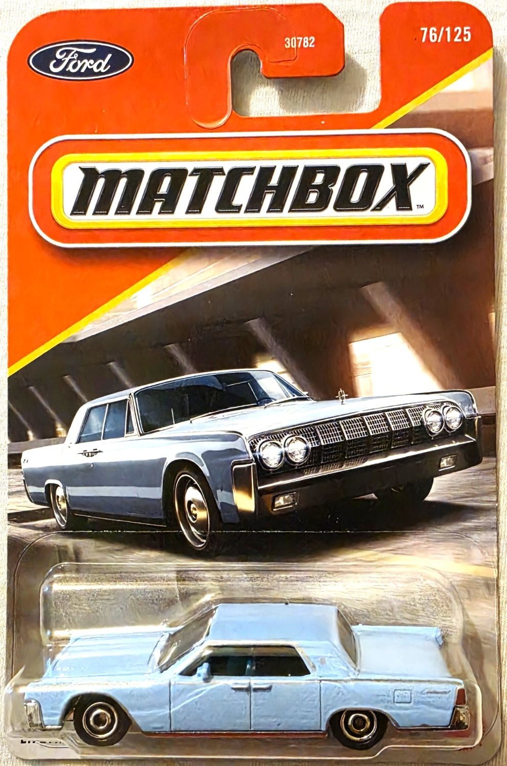 Matchbox – 2026 Mainline 76/125 1964 Lincoln Continental (BBJHM86)