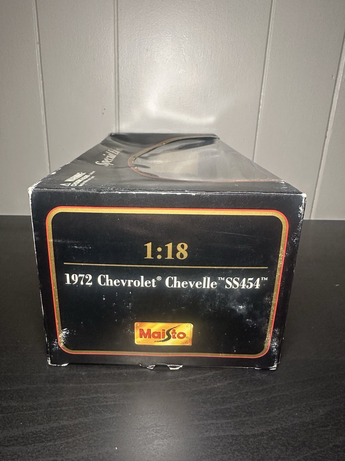 Maisto Special Edition 1:18 Chevrolet Chevelle SS454 1972 Yellow Diecast Car