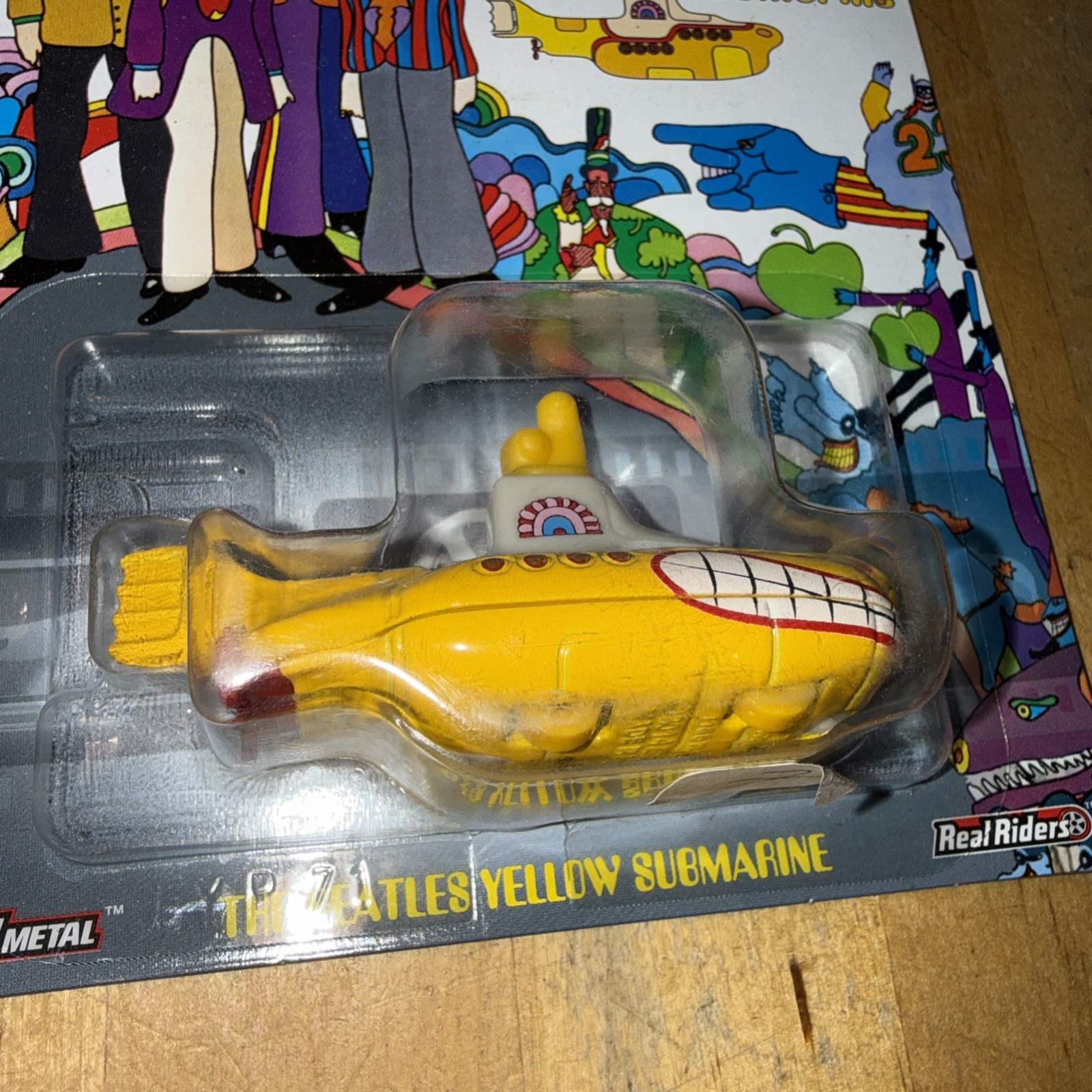 Hot Wheels Replica Entertainment The Beatles Yellow Submarine
