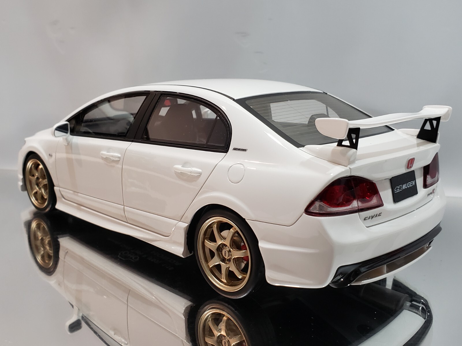 NEW 1:18 JDM Mugen Honda Civic Type R FD2 White Resin Model OTTOmobile Rare