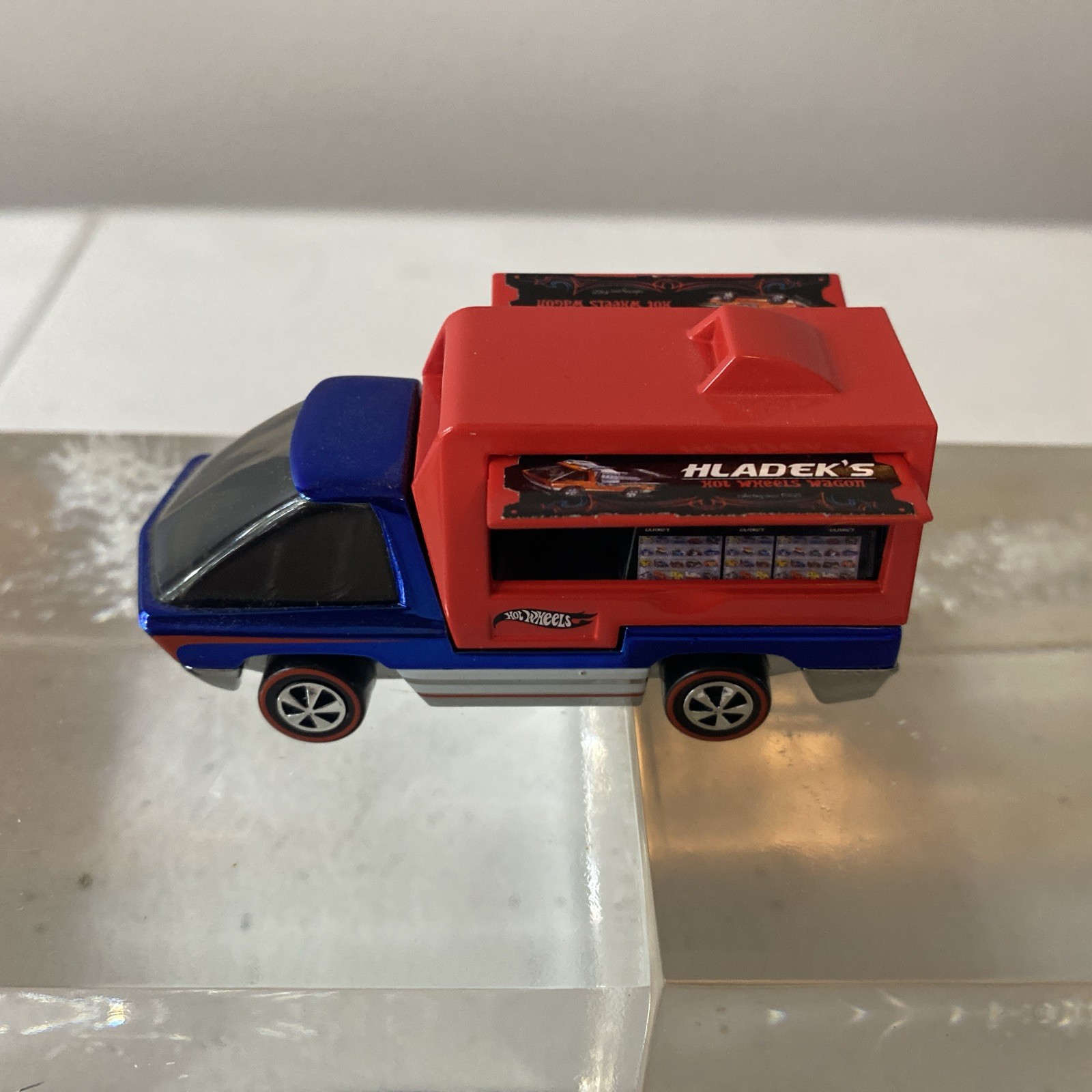 Hot Wheels Vending Truck The Heavy Dark Blue RLC REWARDS Series and 2 redlines