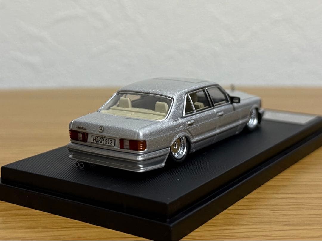 Mercedes-Benz 560SEL W126 1:64 Master Miniature Car