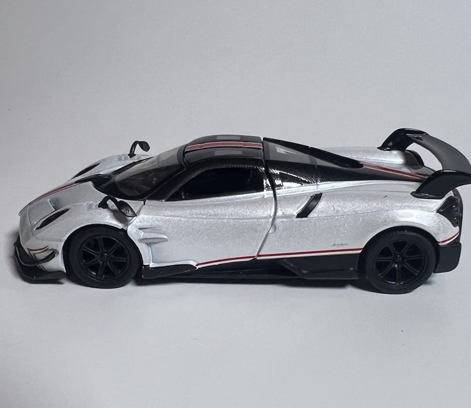 Kinsmart Pagani Huayra BC 1:38 Diecast Car Silver Black Red Opening Doors 2016