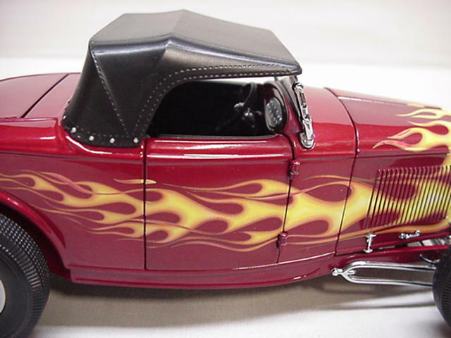 FORD EDELBROCK BRIZIO 1932 NICE HIGHBOY STREET ROD METAL ROADSTER 1-18 GMP