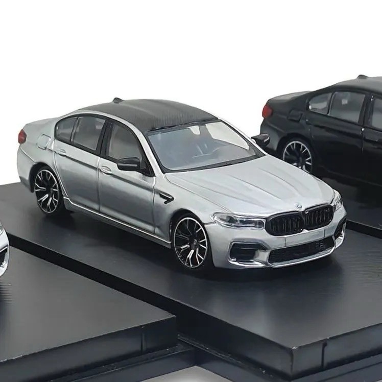 MJ 1/64 M5 F90 Alloy Car Model – Perfect Desk Display Collectible Gift Silver