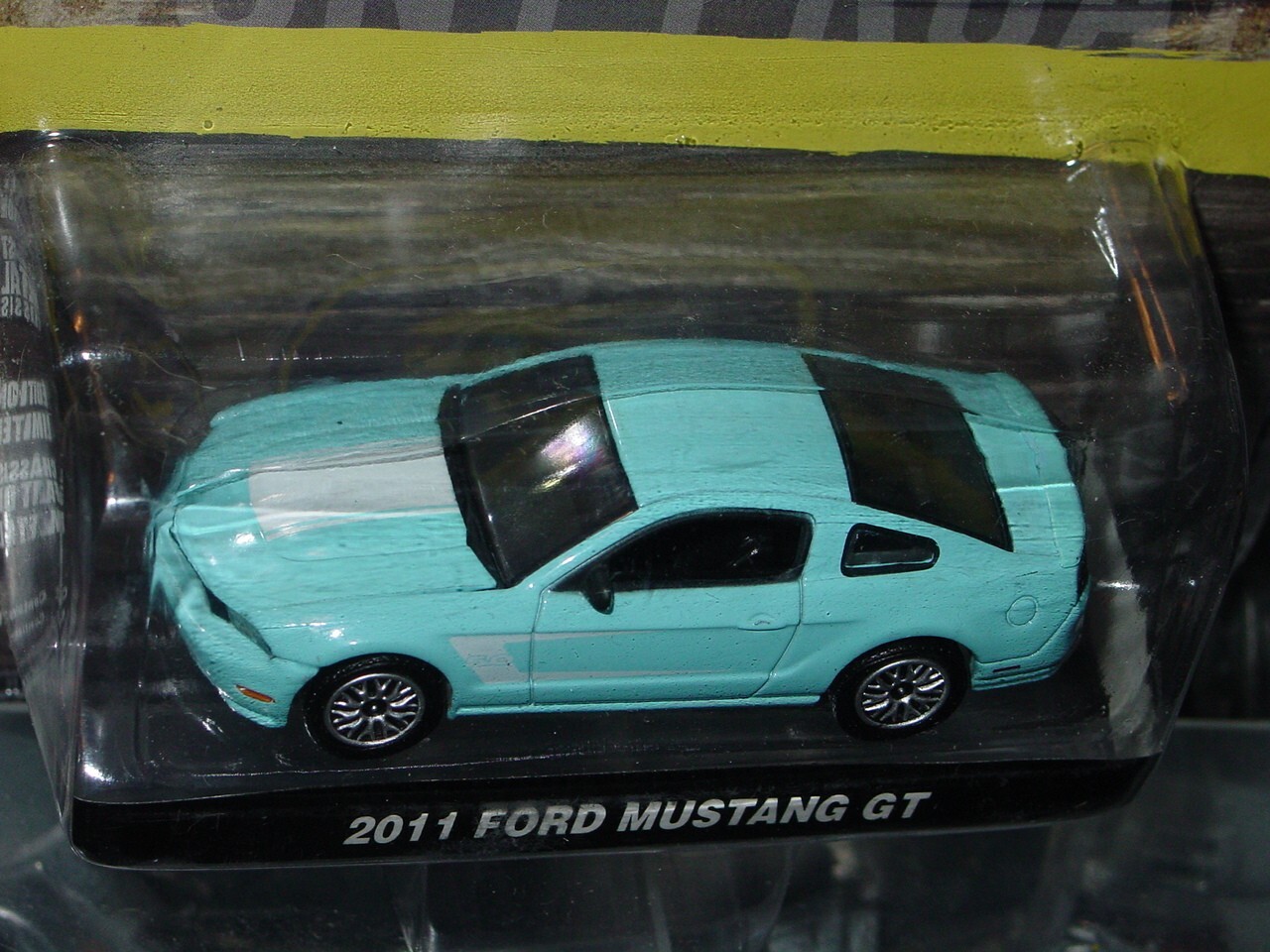 Greenlight 2011 FORD MUSTANG GT COLLECTIBLE MUSCLE CAR -Light Blue, MIP