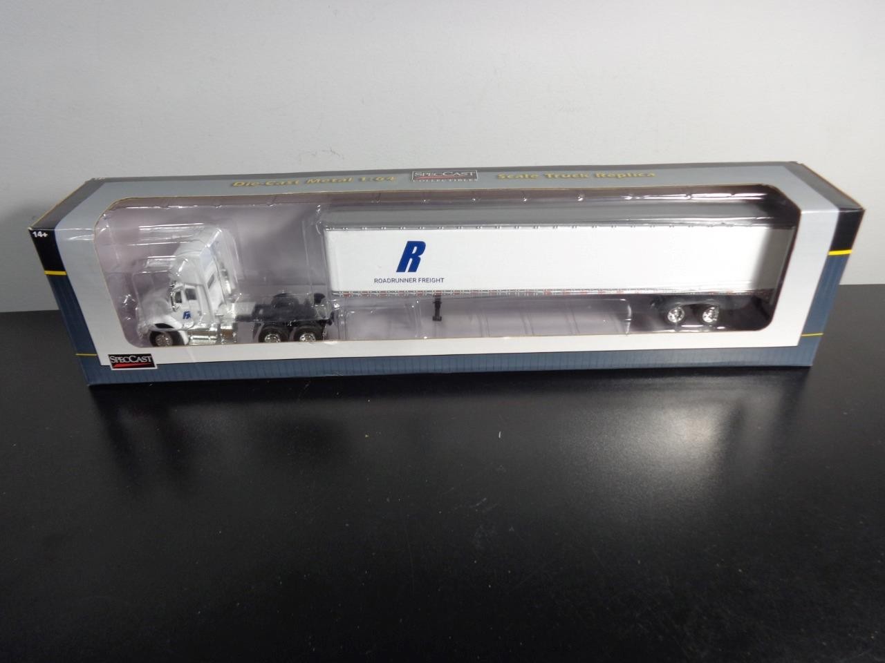 Reduce SPECCAST 34611 ROADRUNNER FREIGHT INTERNATIONAL 8600 TRUCK & TRAILER 1/64