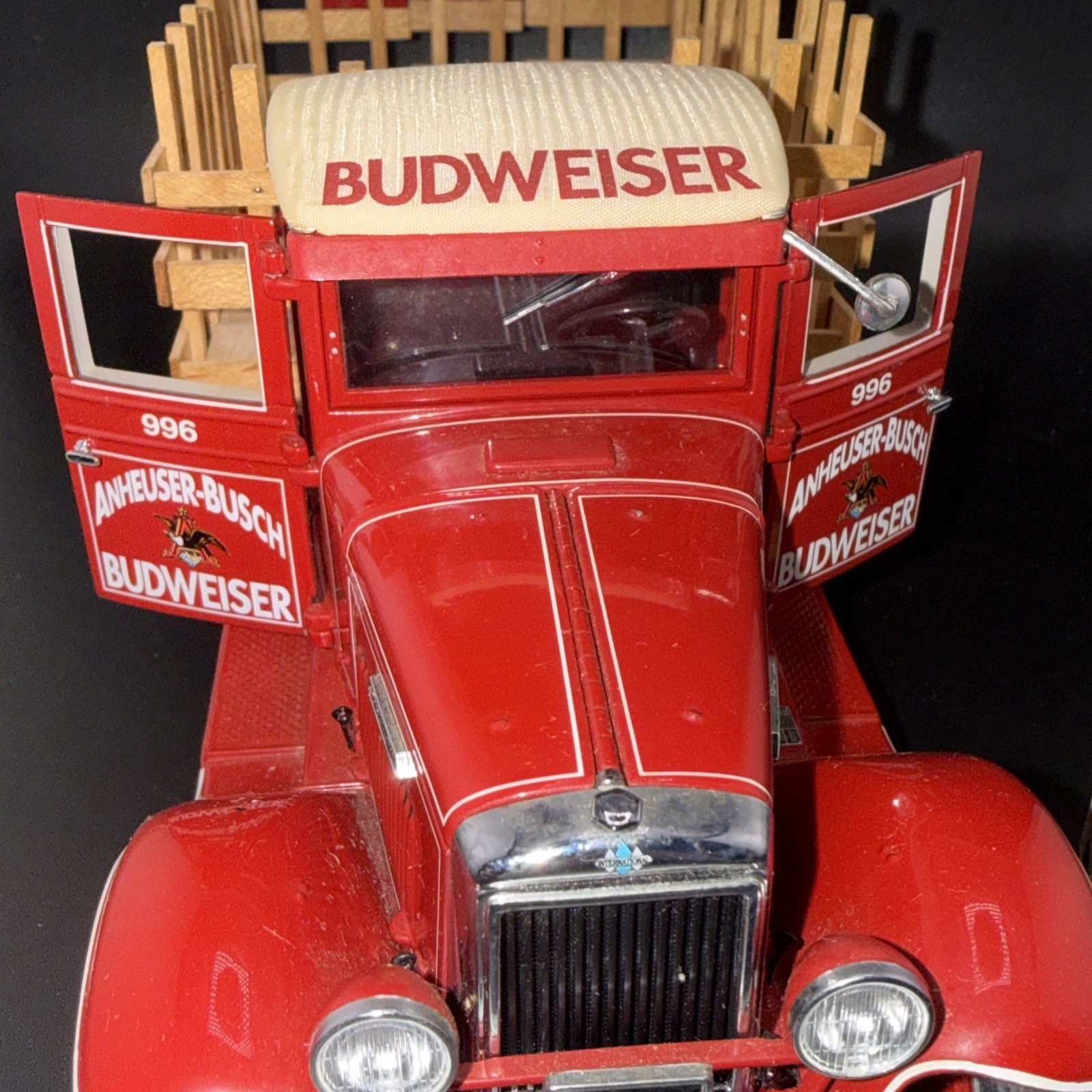 Danbury Mint 1933 Budweiser Delivery Diecast Truck Red 1/24 Anheuser-Busch