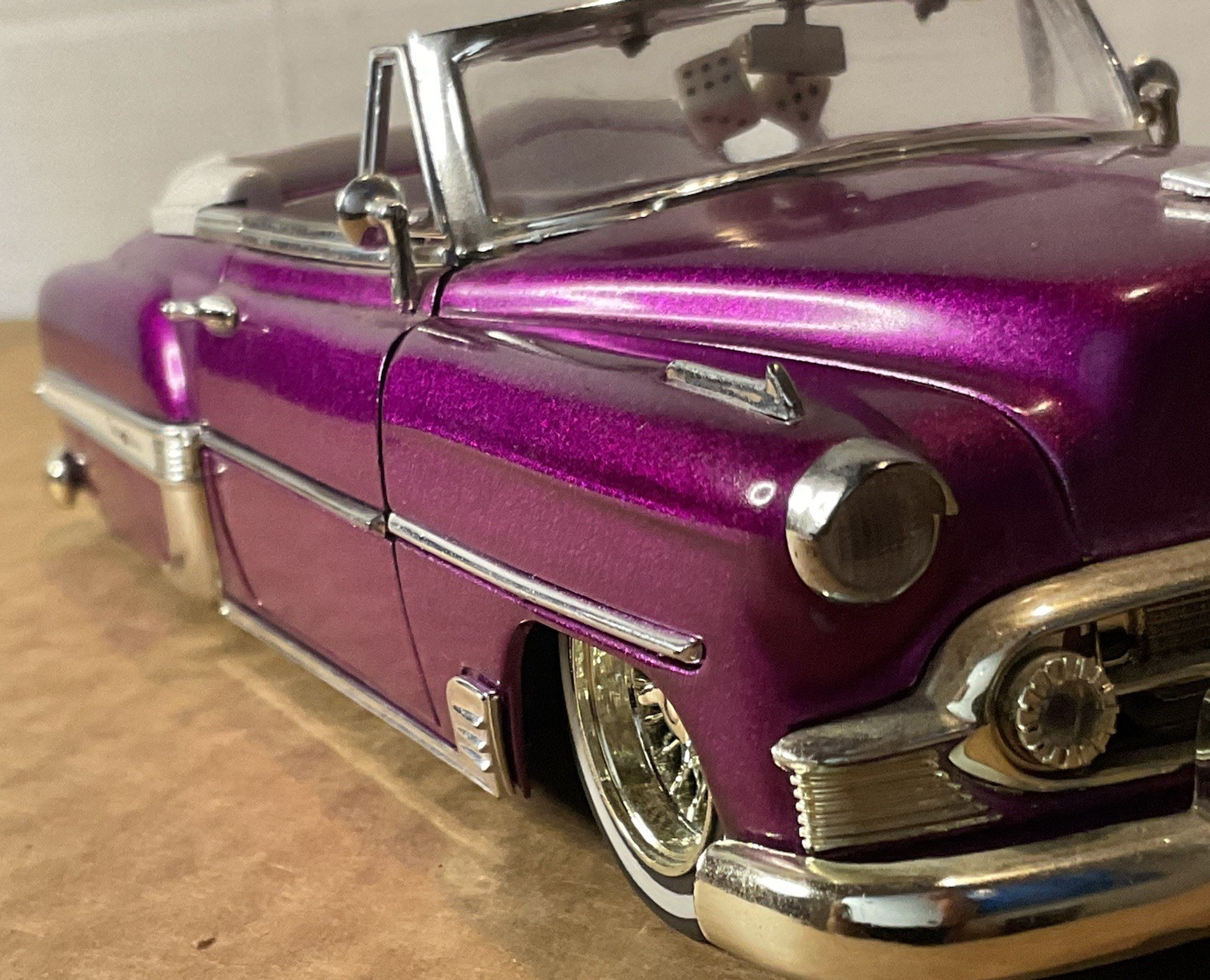 Jada Street Low 1:24 LOWRIDER 1953 Metallic Purple Chevy Bel Air Conv. Die cast