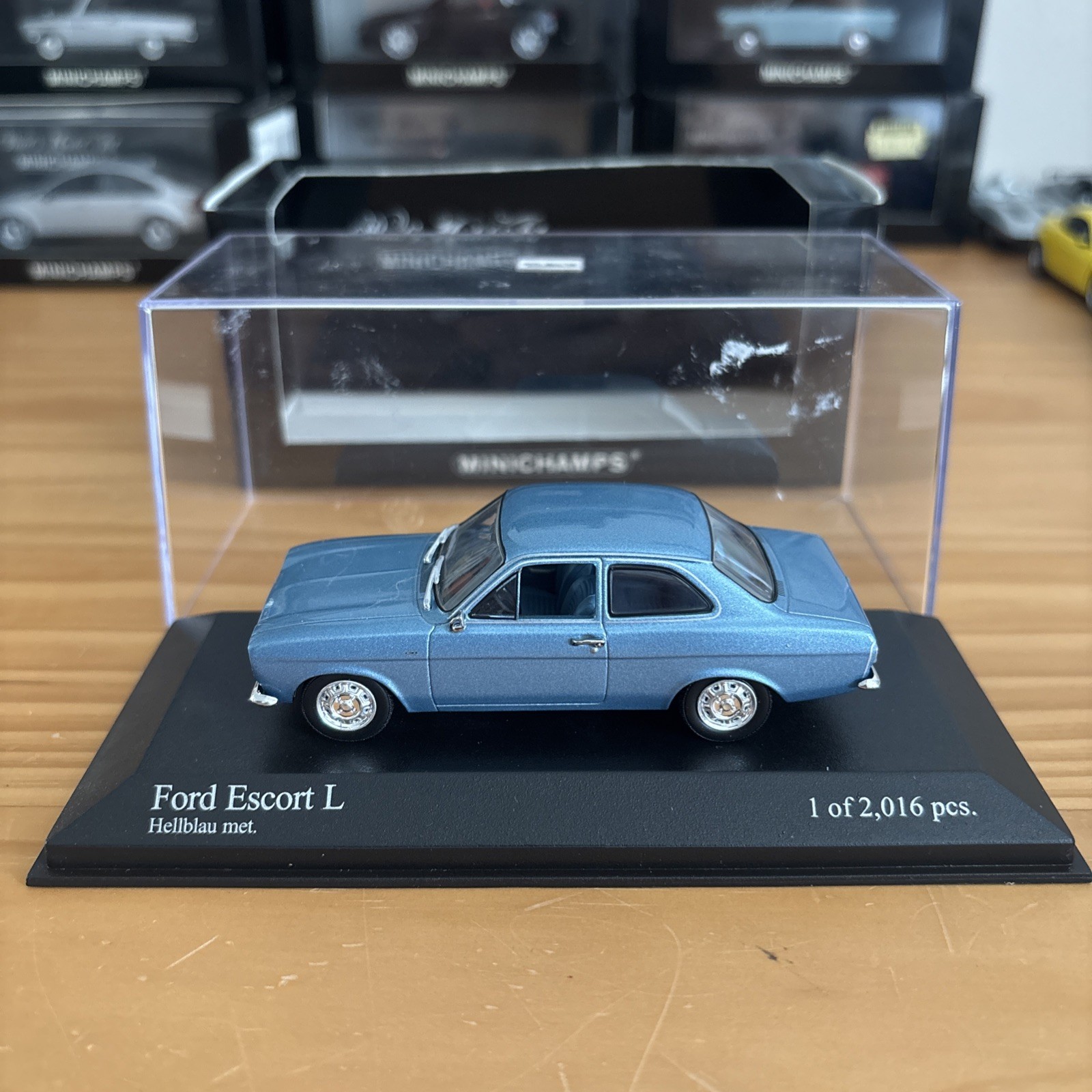 1:43 Minichamps Ford Escort 1300 L 1971 Hellblau Light Blue Metallic 081001
