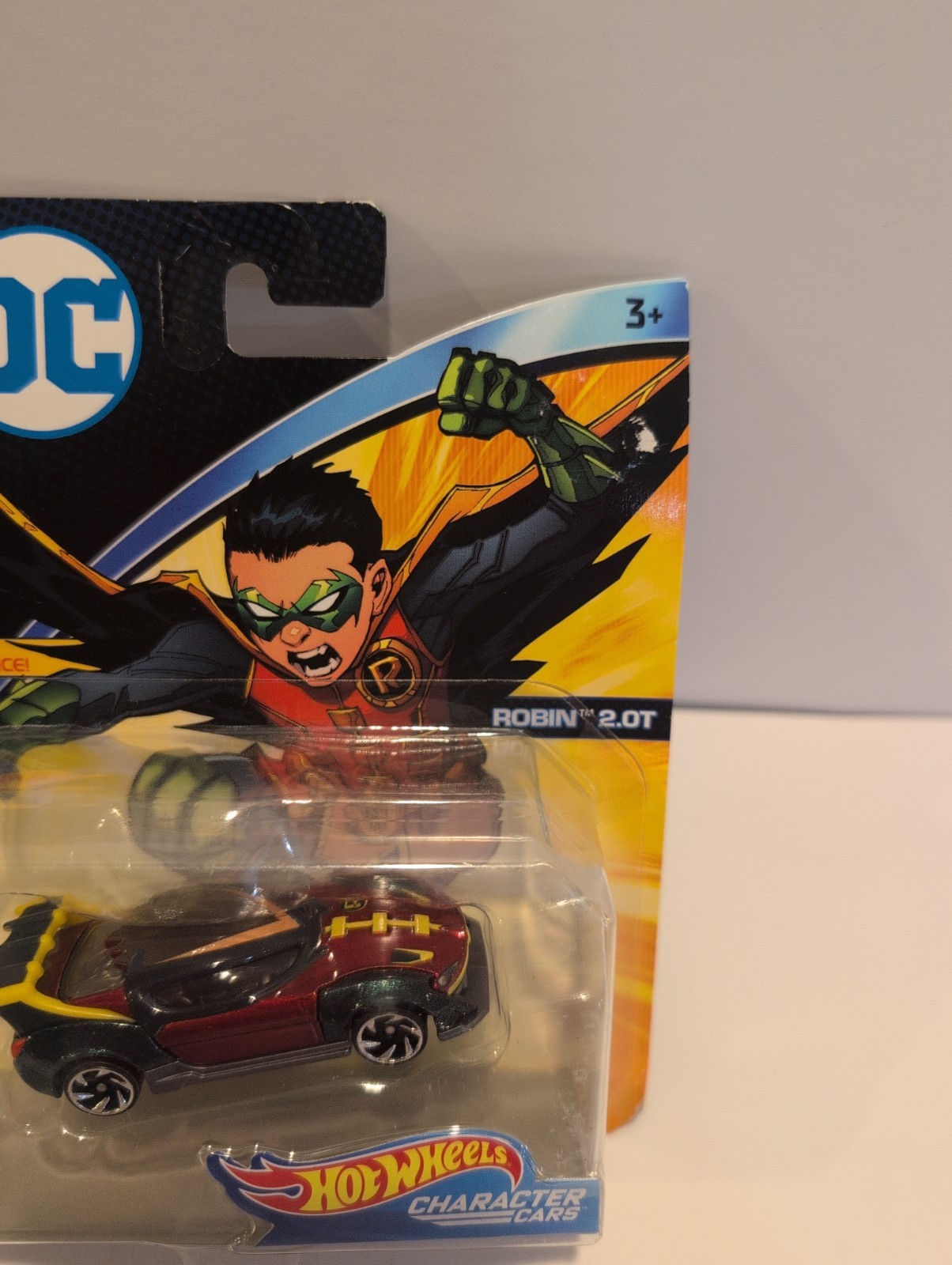 Hot Wheels Character Cars DC ROBIN 2.0T FIRST APPEARENCE FLH30