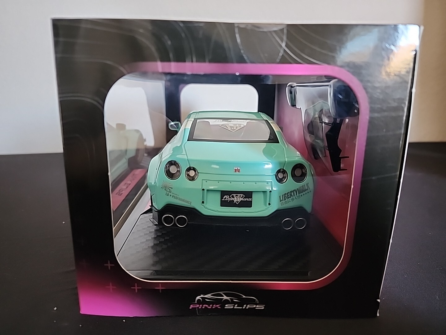 Jada Pink Slips Nissan GT-R (R35) With Liberty Walk Body Kit 1/18 Scale JDM