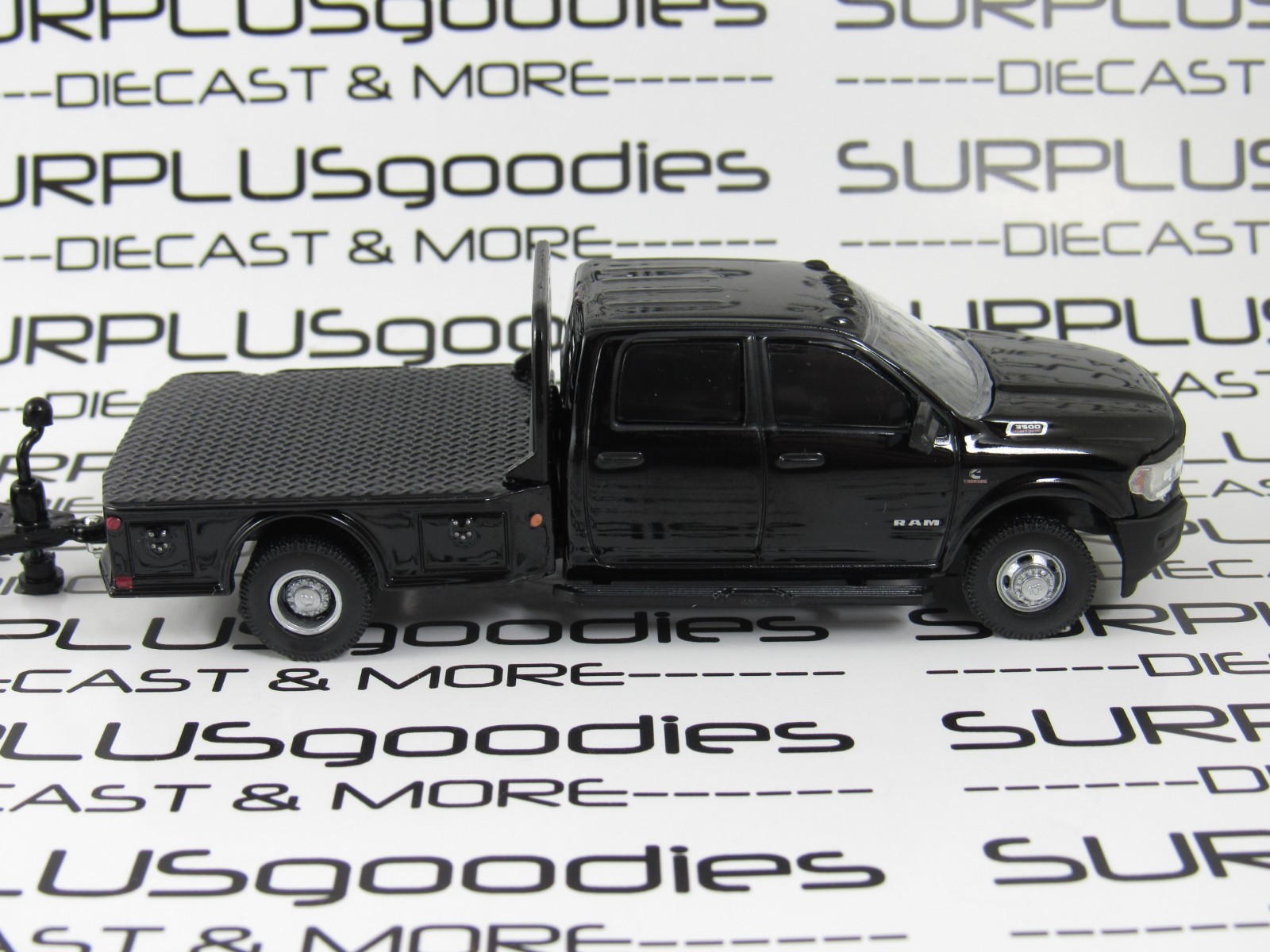 Greenlight Black 2023 DODGE RAM 3500 Flatbed Dually Pickup w/Open Car Trailer