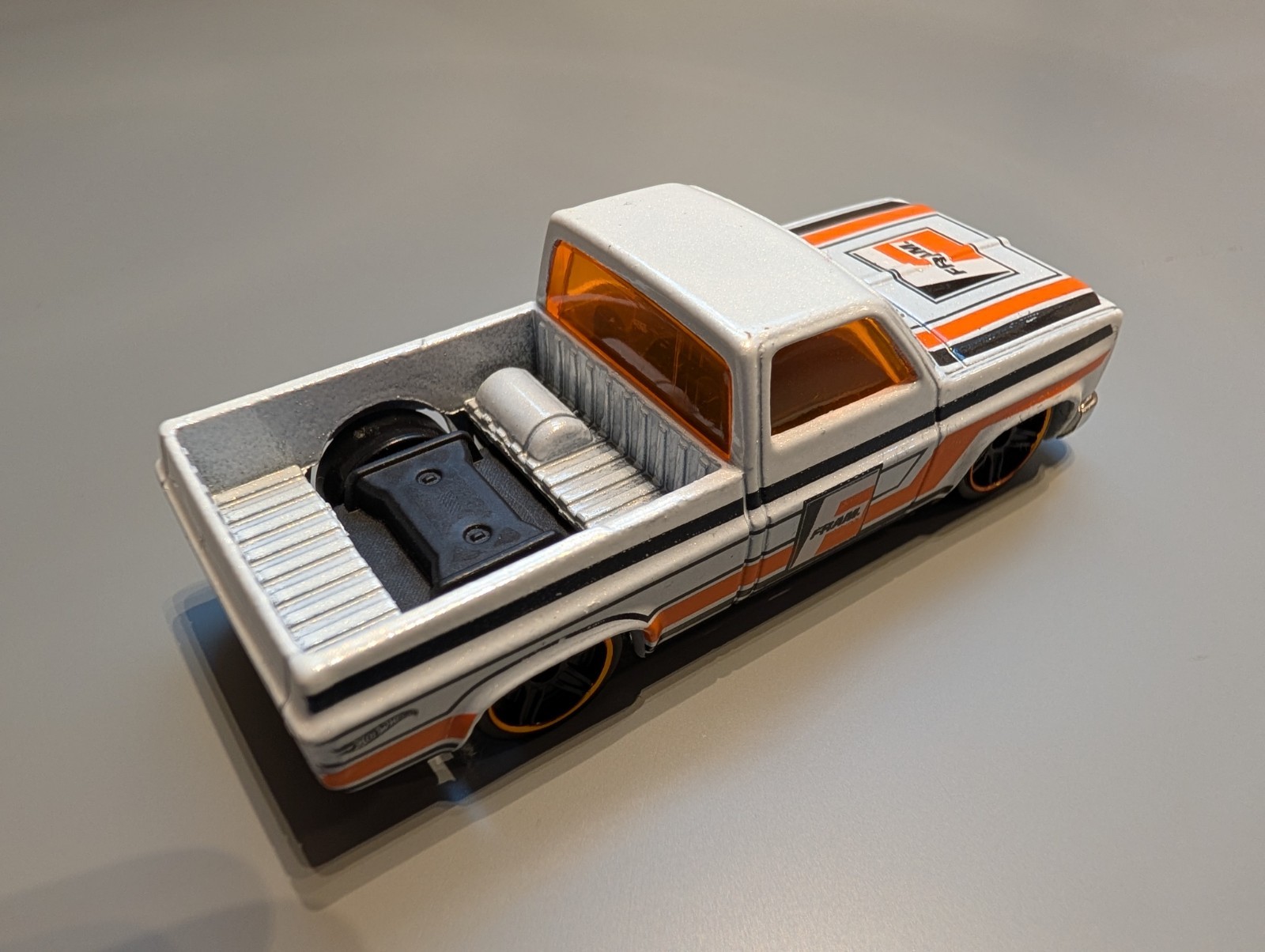 HOT WHEELS ’83 CHEVY SILVERADO FRAM WHITE TOYS R US EXCLUSIVE (LOOSE) VHTF!